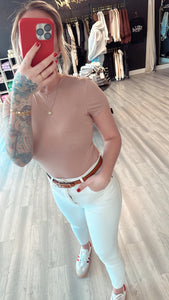 CELLA ESSENTIAL SHORT SLEEVE BODYSUIT // LATTE