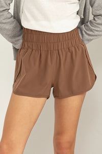 CELLA ESSENTIAL ATHLETIC SHORTS // BROWN