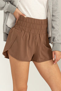 CELLA ESSENTIAL ATHLETIC SHORTS // BROWN