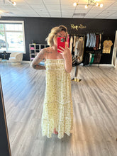 Load image into Gallery viewer, MACI TIERED FLORAL MAXI