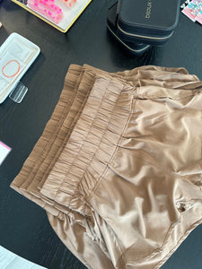 CELLA ESSENTIAL ATHLETIC SHORTS // BROWN